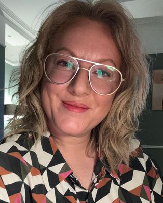 Photo of Dee Murray, Psychotherapist, MSc, APPI