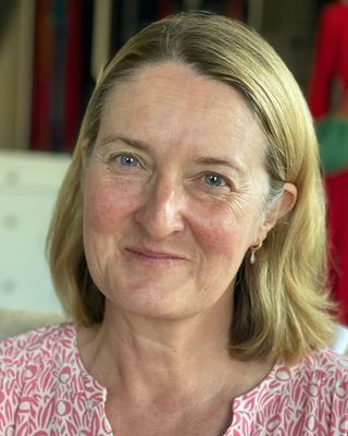 Photo of Joanne Petschek, Psychotherapist, MBACP