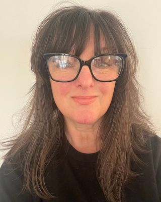 Photo of Zoe Burnay, Psychotherapist, DCounsPsych, MBACP