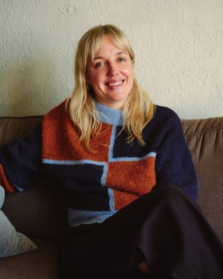 Photo of Ali Jones, Social Worker, MA, AMHSW