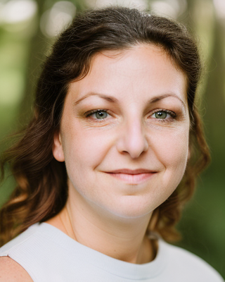 Photo of Meghan Maynard, Registered Psychotherapist, MA, BCW, CYW, RP