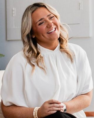 Photo of Allie Raymond, Clinical Social Work/Therapist, LMSW, CTP