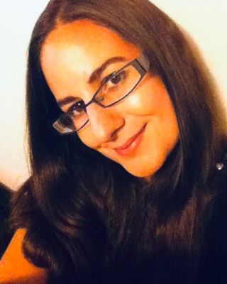 Photo of Elaina Alicandri, Registered Social Worker, MSW, RSW