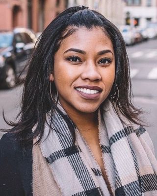 Photo of Dr. Victoria Phoenix, Pre-Licensed Professional, PsyD