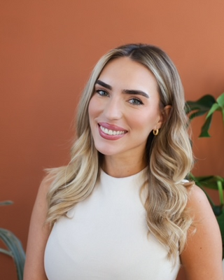 Photo of Mimoza Paloj, Marriage & Family Therapist, LMFT