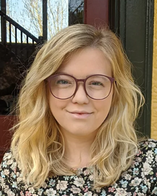 Photo of Chelsey Thorpe, Counsellor, MA, RCC, RCAT-S