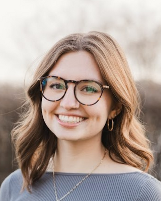 Photo of Anna Russell, Pre-Licensed Professional