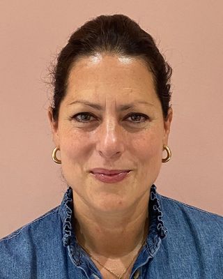 Photo of Dr Teresa Schrezenmaier, Psychotherapist, PhD, MBACP Accred