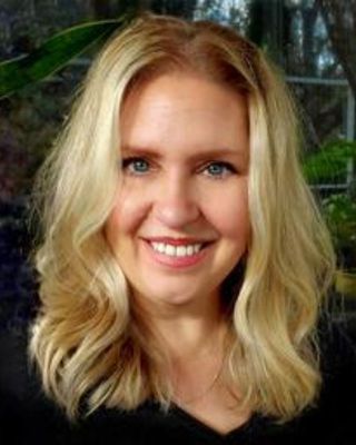 Photo of Denayer Mueller, Psychiatric Nurse Practitioner, PMHNP
