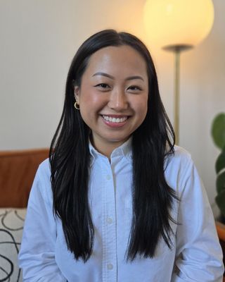 Photo of Elaine Wong, Pre-Licensed Professional