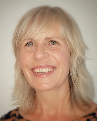 Photo of Kirsty Innes, Psychotherapist, MBACP Accred