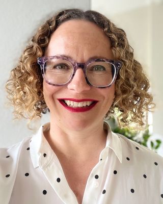 Photo of Guylaine Francesconi, Psychologist, PsyBA General
