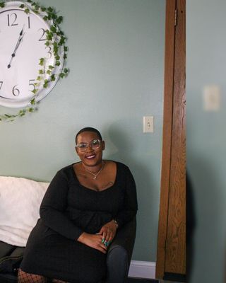 Photo of Latoya Barlow, Clinical Social Work/Therapist, MSW, LSW