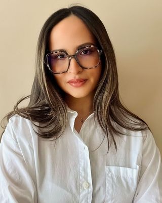 Photo of Dr Isabella Urrutia, PhD, CPsychol, Psychologist