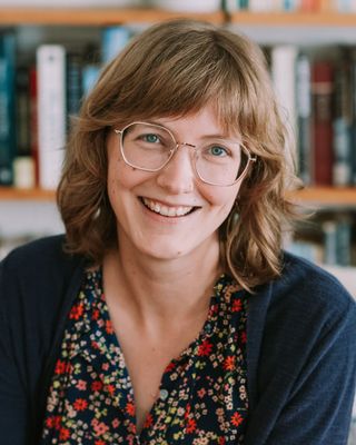 Photo of Dr. Libby Ruffing, MTS, PhD, Psychologist