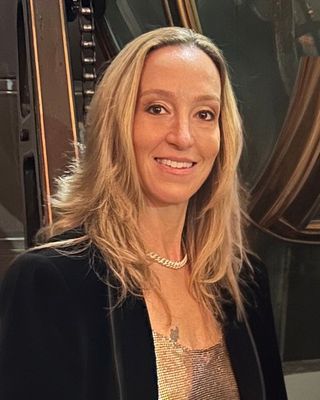 Photo of Julie Dara Bruno, Psychologist, PsyD, CAP