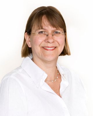 Photo of Sophie Linnett, Psychotherapist, MSc, MBACP