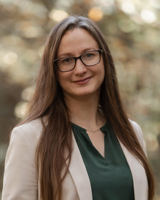 Photo of Daria Coulombe - Daria Coulombe - Pro Q Therapy, Registered Psychotherapist (Qualifying), MACP, AW, EMDR, CBT, DBT