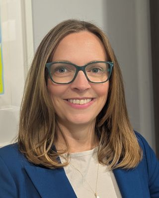 Photo of Lindsey Salloway, Counsellor, CCC, MACP, BComm