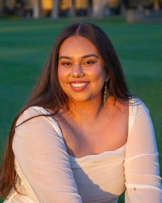 Photo of Samantha Paredes, Associate Clinical Social Worker, ACSW
