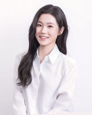 Photo of Alice Xu, Pre-Licensed Professional