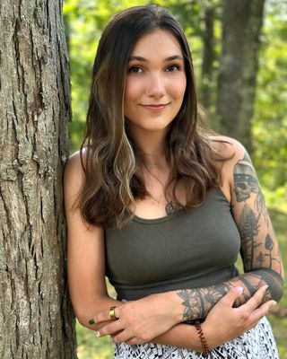 Photo of Lizzy Bishop, Licensed Professional Clinical Counselor, LPCC