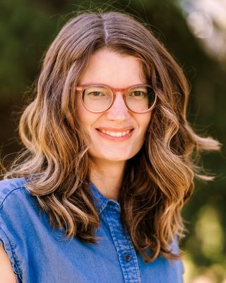 Photo of Lindsey Dudgeon, Registered Social Worker, MSW, RSW