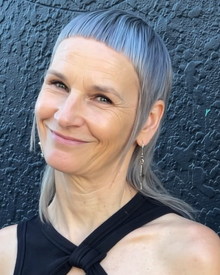 Photo of Annie Sloss, Psychotherapist, MA, AThR