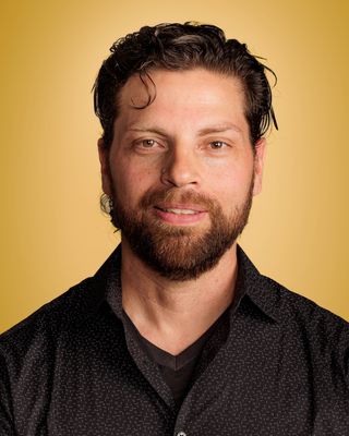 Photo of Luke Bonneville - Becoming Therapy / Devenir Thérapie, Registered Social Worker, RSW