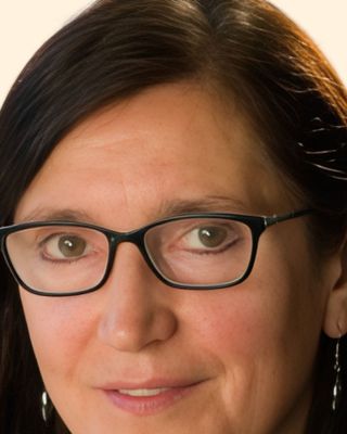 Photo of Dr. Ildiko Suto, Psychologist, PsyD