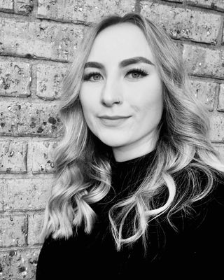 Photo of Alina Zamora, Psychologist, PsyBA General