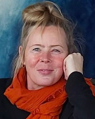 Photo of Lisa Lane, Psychotherapist, MA, MUKCP