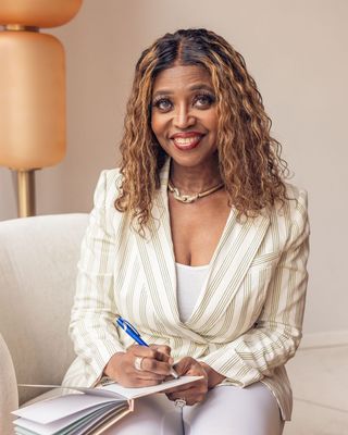 Photo of Sara Obike, Psychiatric Nurse Practitioner, PMHNP