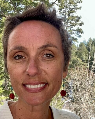 Photo of Beth Easton, Pre-Licensed Professional, MFTI