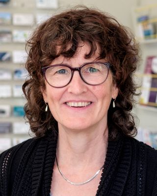 Photo of Wendy Hogarth, Registered Psychotherapist (Qualifying), MPS, MTS, MBA, BEd