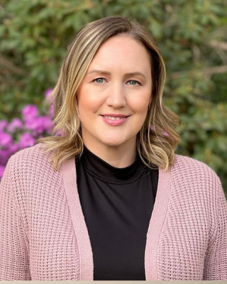 Photo of Lisa Davis, Registered Social Worker, MSW, RSW