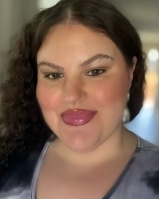 Photo of Razalyn Nickola, Marriage & Family Therapist, LMFT