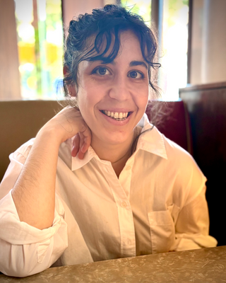 Photo of Izzy Sanderson, Psychologist, PsyD