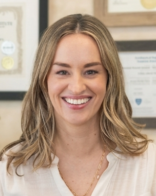 Photo of Colleen Helgason - Colleen Helgason - Relationships & Couples Therapy, Registered Psychotherapist, RP, Gestalt