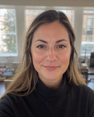 Photo of Dr. Laurie Veillette, Psychologist, Psy.D.