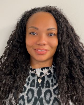 Photo of Shemeika Hunt, Marriage & Family Therapist, MS, LMFT