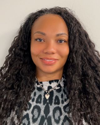 Photo of Shemeika Hunt, Marriage & Family Therapist, MS, LMFT