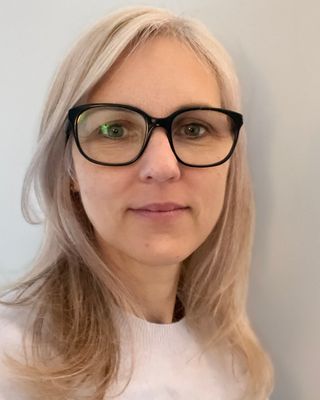 Photo of Catherine Marsh, Psychologist, PhD, LCAT, ATR-BC