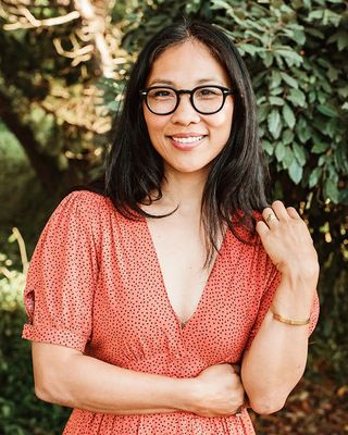 Photo of Maring Higa, Associate Marriage & Family Therapist in San Diego, CA
