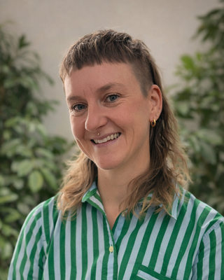 Photo of Laura Foxx, Art Therapist, LCAT, MT-BC