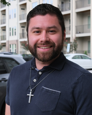 Photo of Lorenzo Hernandez, Marriage & Family Therapist Associate, LMFTA