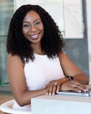 Photo of Dr. Nathasha Cole Hahn, Psychologist, PhD, CGP