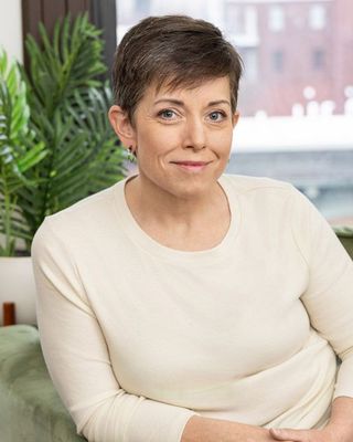 Photo of Angie Gardner, Clinical Social Work/Therapist, LLMSW