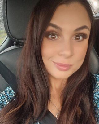Photo of Linzi Steven, Counsellor, MBACP