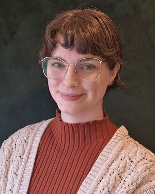 Photo of Cayley Deane, Art Therapist, MA